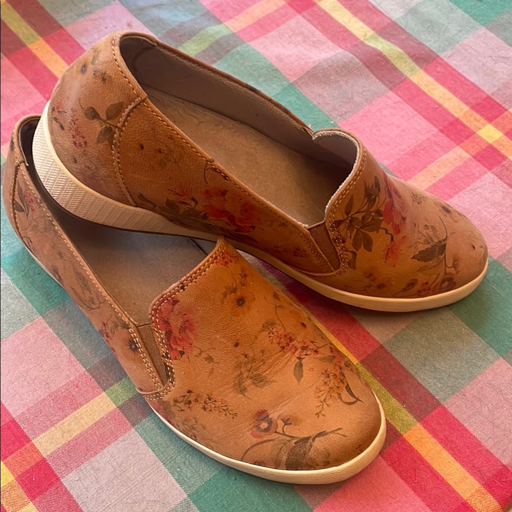 Dansko Tan Floral Leather Slip-Ons EU size 39